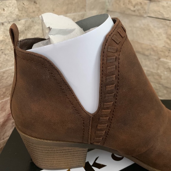 🧶Rock & Candy Lipton Chelsea Booties🧶 - Picture 6 of 8